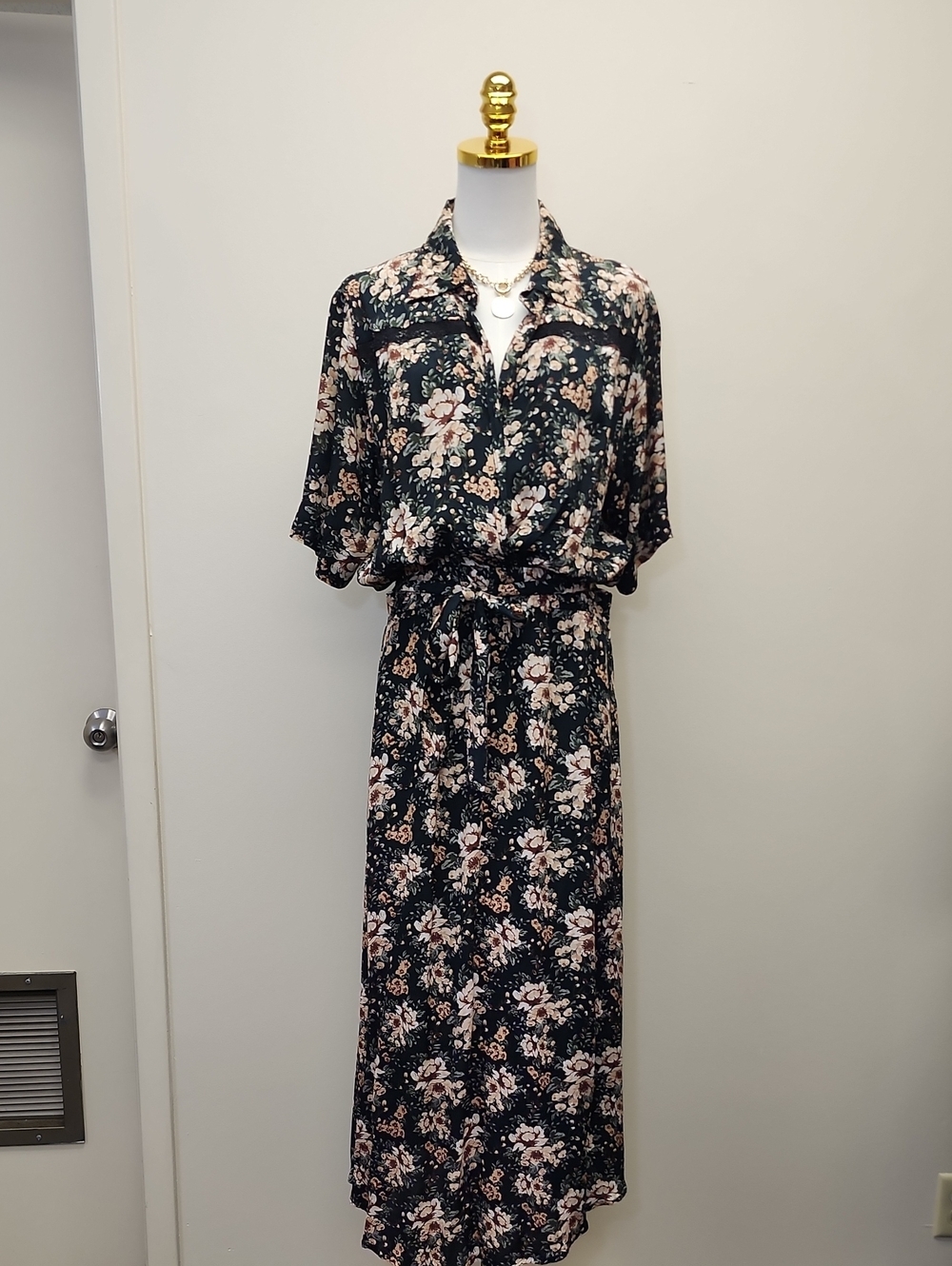 Aura Black Floral Button Front Maxi Dress Tie Waist Size Large